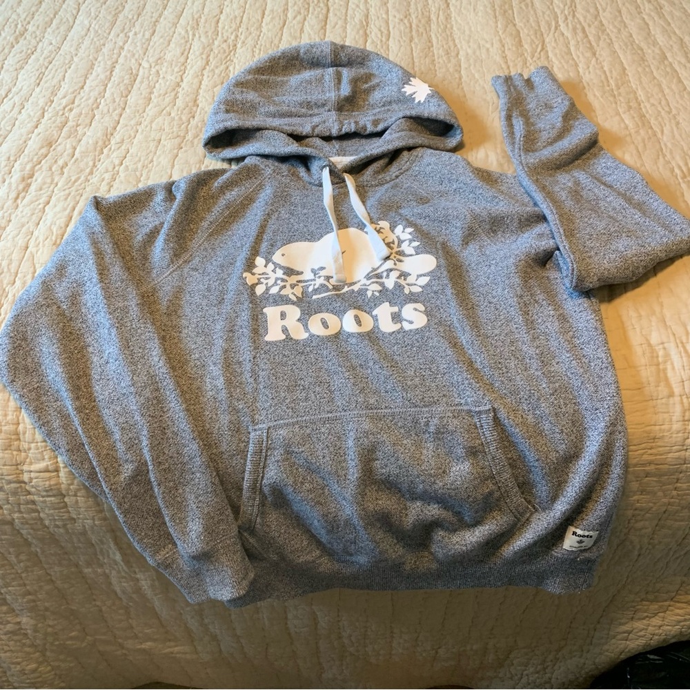ROOTS WOMANS HOODIE SIZE LARGE